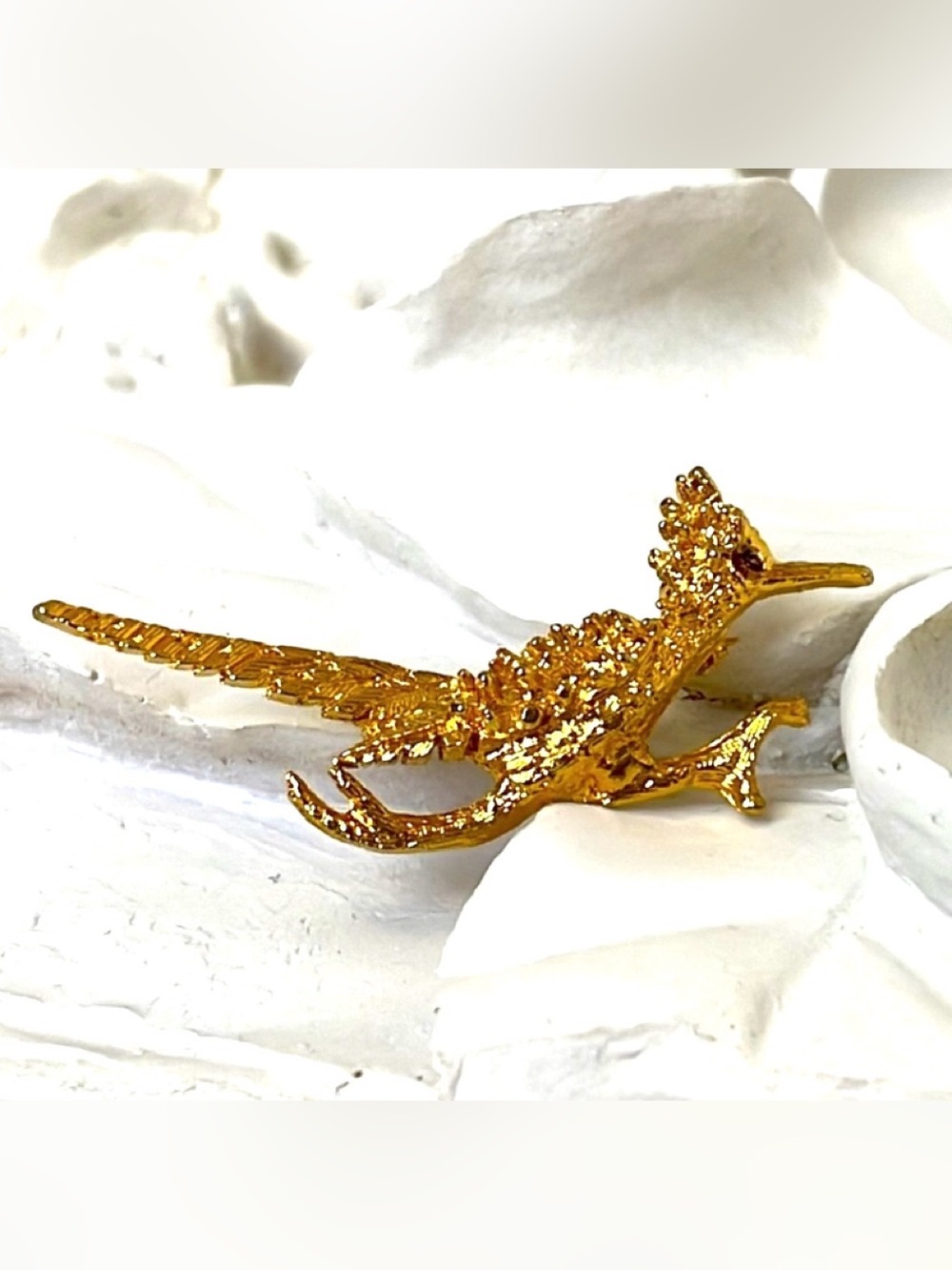 Road Runner Bird Brooch Gold Tone